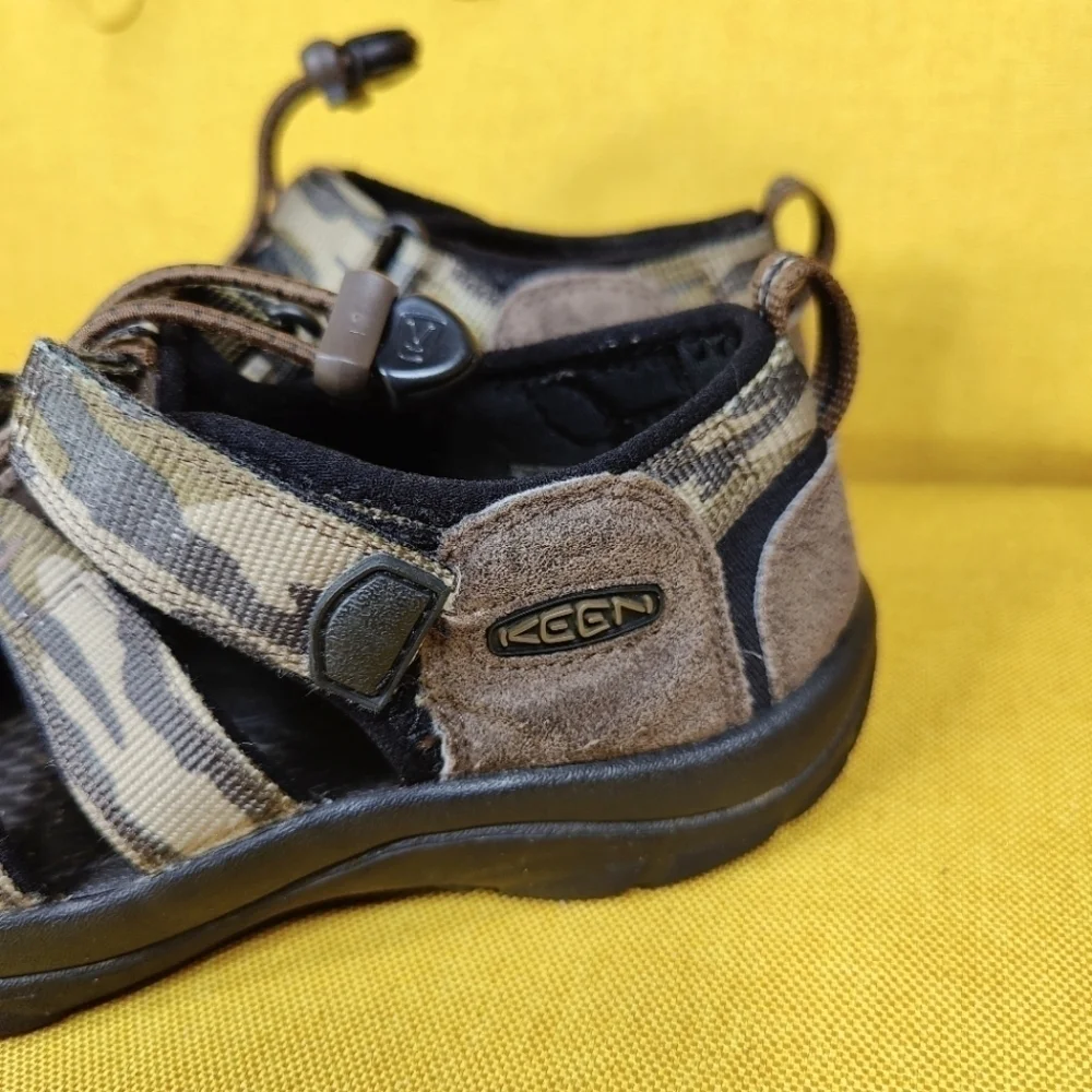 Keen Newport H2  Kids Slip-On Bungee Camouflage Brown Green Size 4
